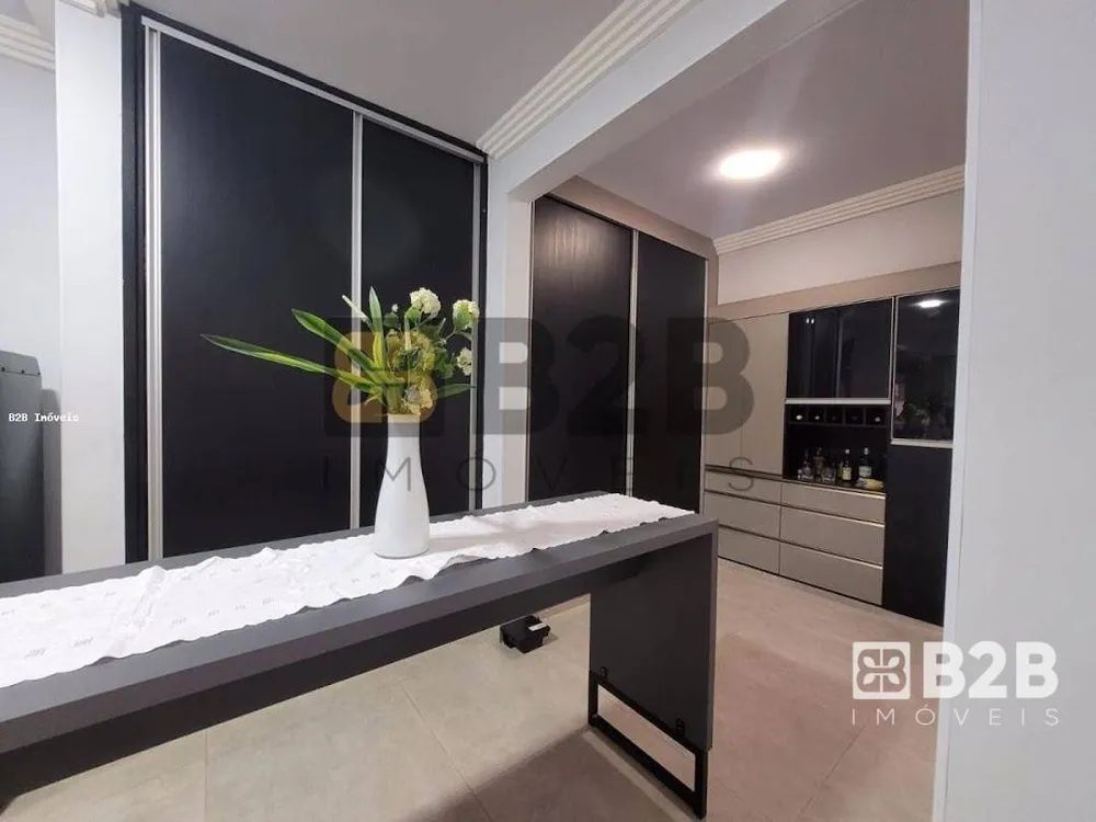 Casa, 3 quartos, 235 m² - Foto 2