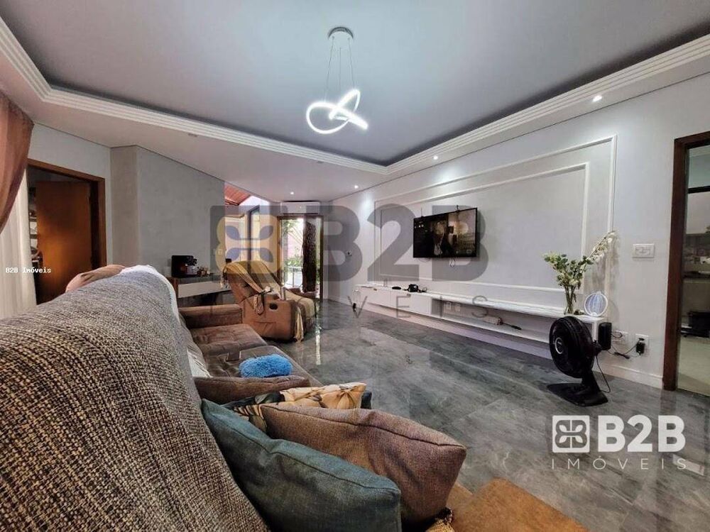 Casa, 3 quartos, 235 m² - Foto 2