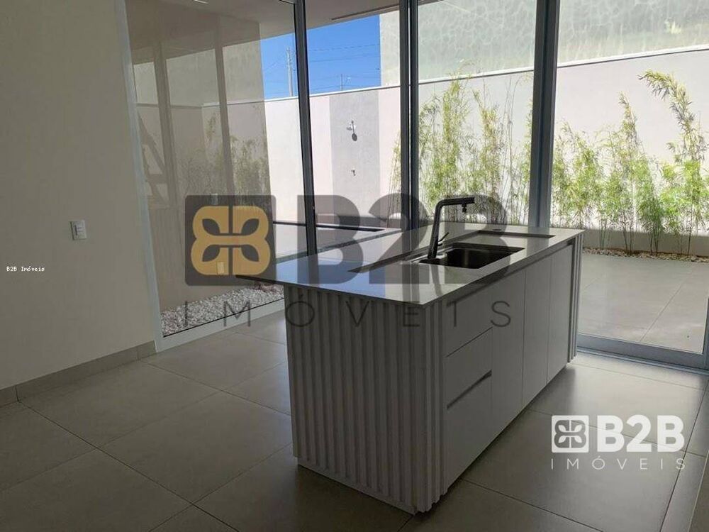 Casa de Condomínio à venda com 3 quartos, 292m² - Foto 1