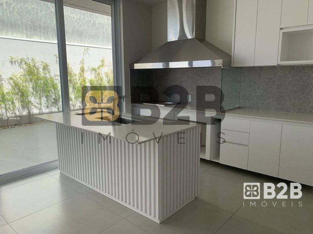 Casa de Condomínio à venda com 3 quartos, 292m² - Foto 2