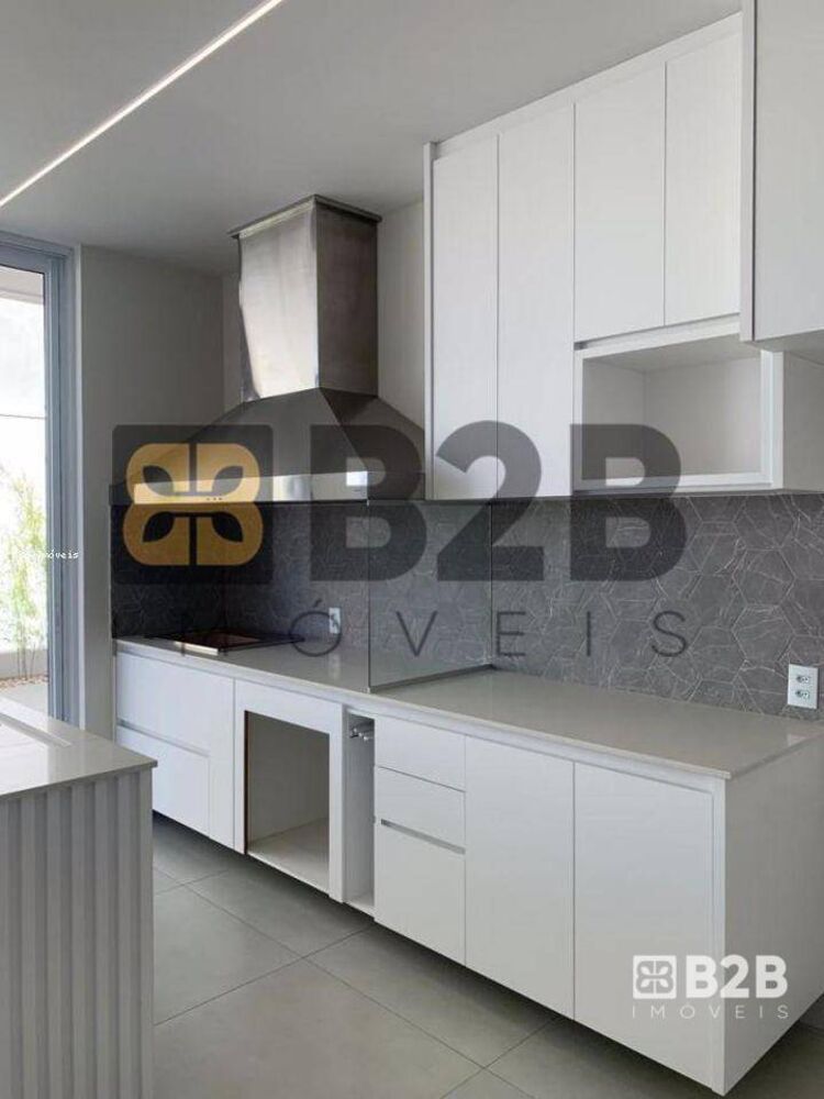 Casa de Condomínio à venda com 3 quartos, 292m² - Foto 3