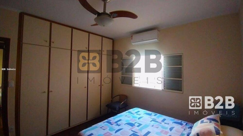 Casa, 3 quartos, 196 m² - Foto 2