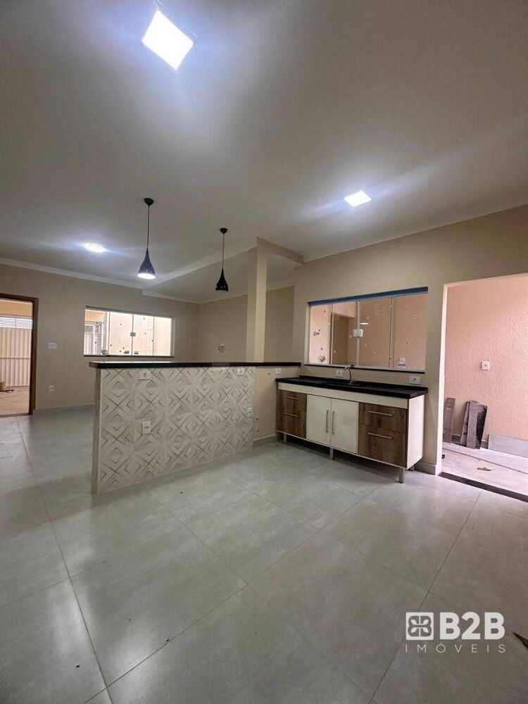 Casa à venda com 3 quartos, 104m² - Foto 2
