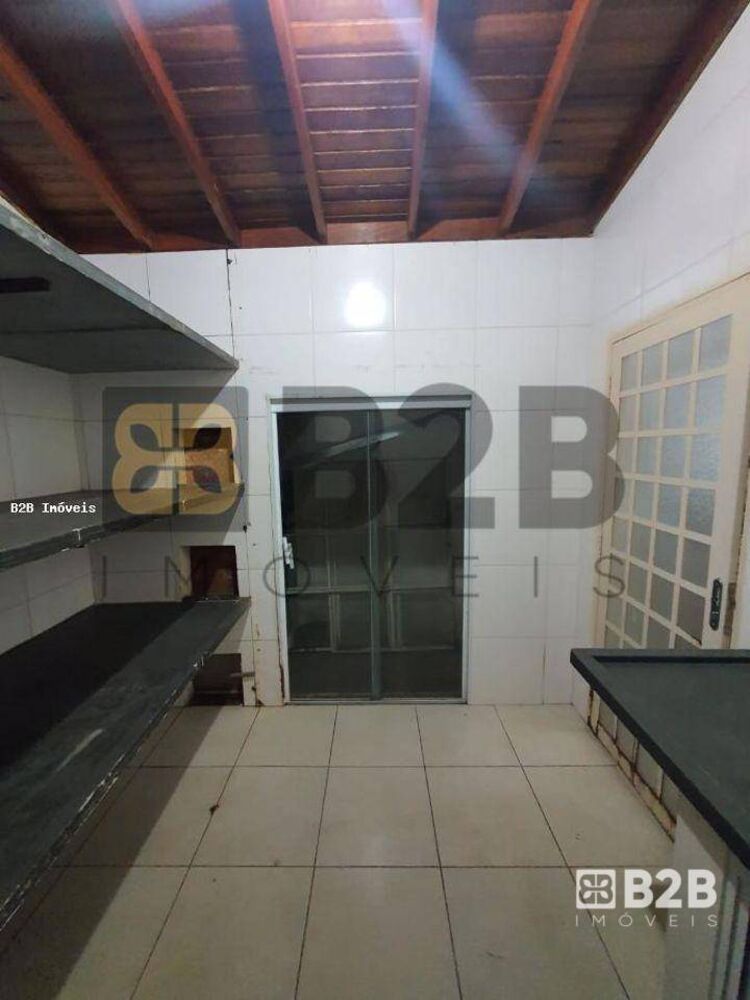 Casa à venda com 5 quartos, 158m² - Foto 8