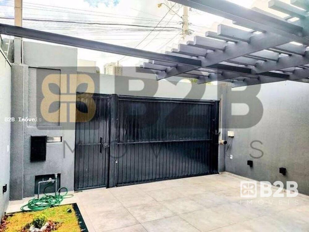 Casa à venda com 3 quartos, 175m² - Foto 1