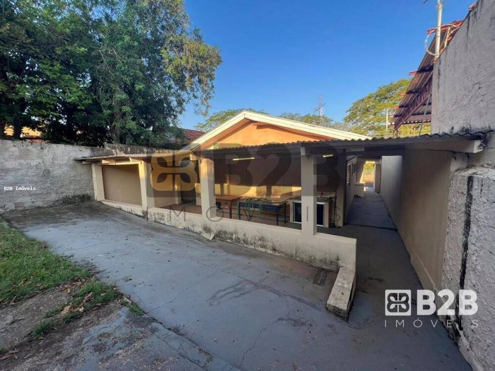 Casa à venda com 3 quartos, 120m² - Foto 2
