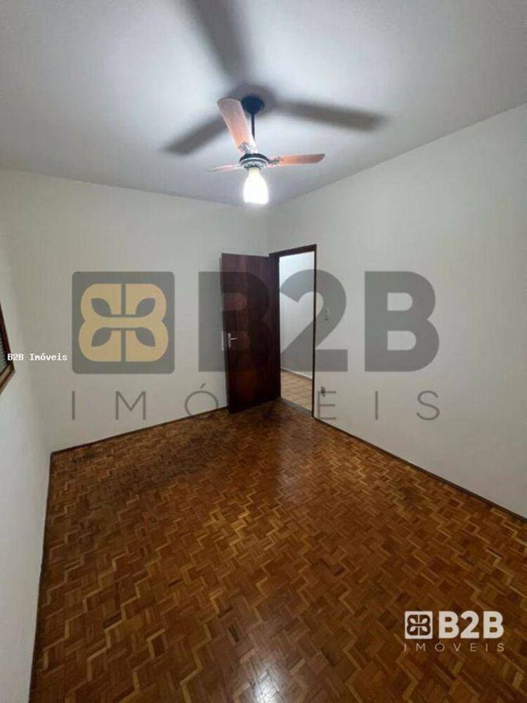 Casa à venda com 3 quartos, 120m² - Foto 4