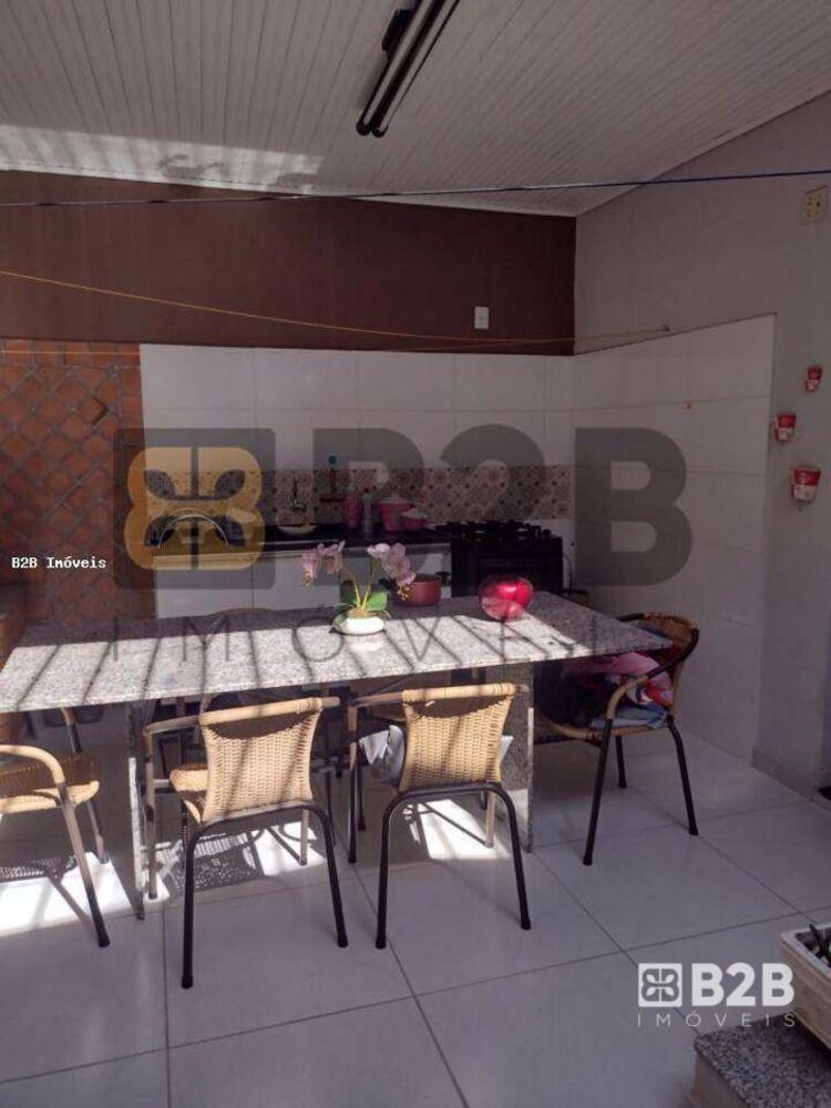 Casa, 4 quartos, 253 m² - Foto 1