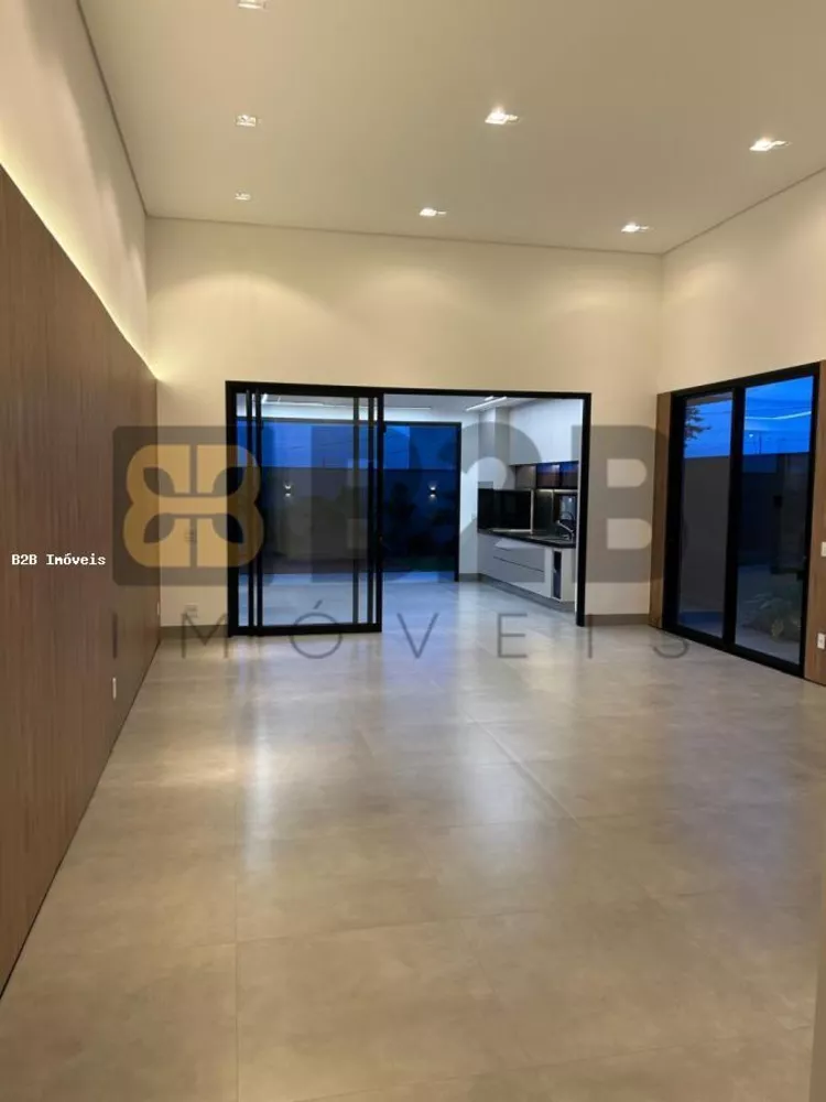 Casa de Condomínio à venda com 3 quartos, 255m² - Foto 4