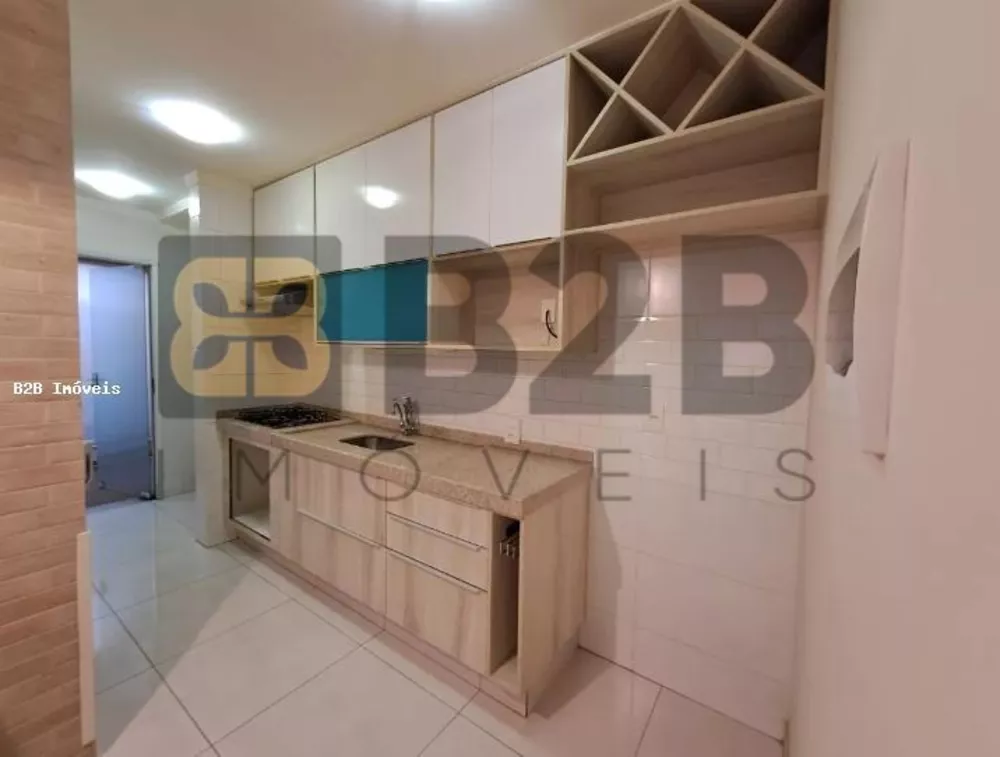 Apartamento à venda com 2 quartos, 72m² - Foto 3