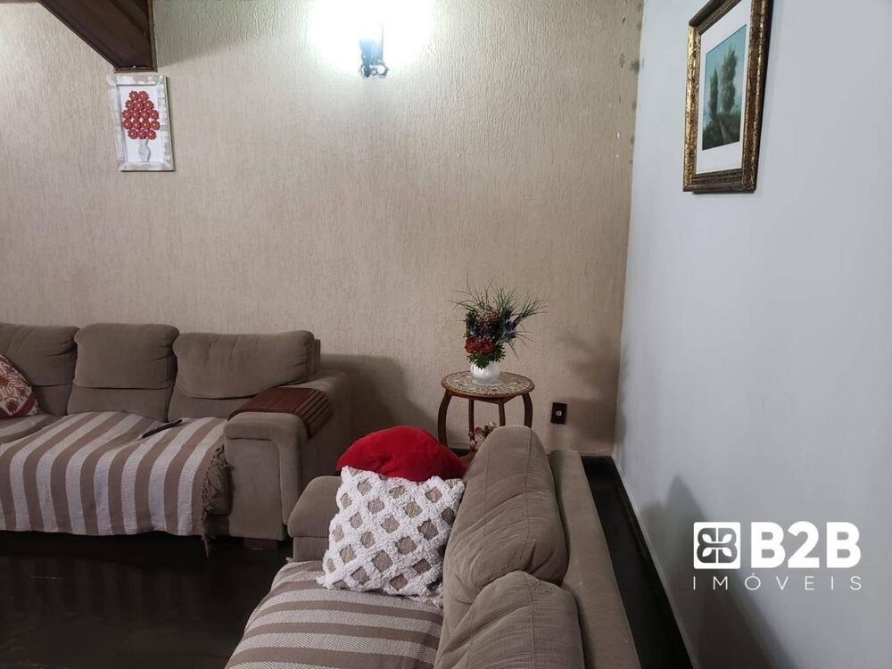 Casa, 3 quartos, 233 m² - Foto 1