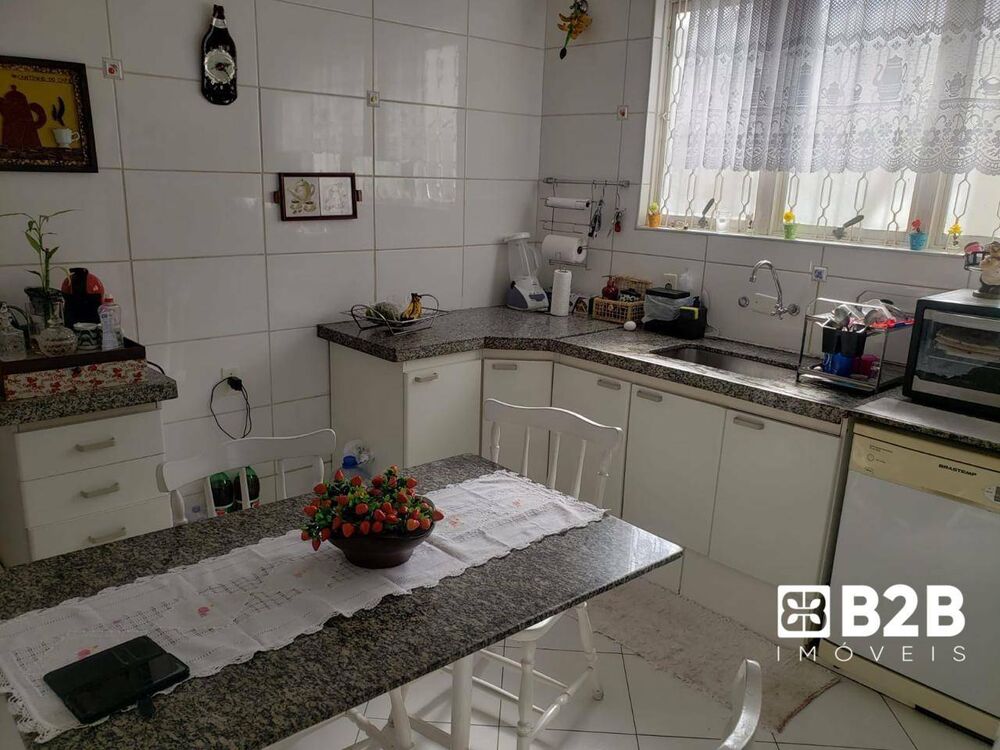 Casa, 3 quartos, 233 m² - Foto 2