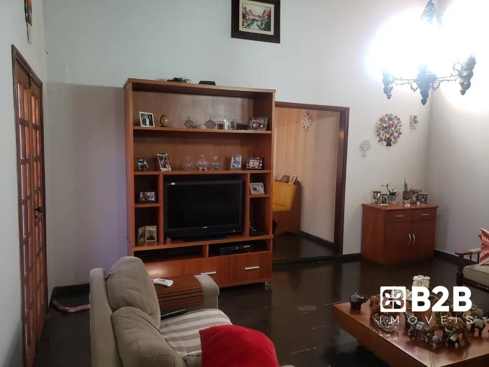 Casa, 3 quartos, 233 m² - Foto 1