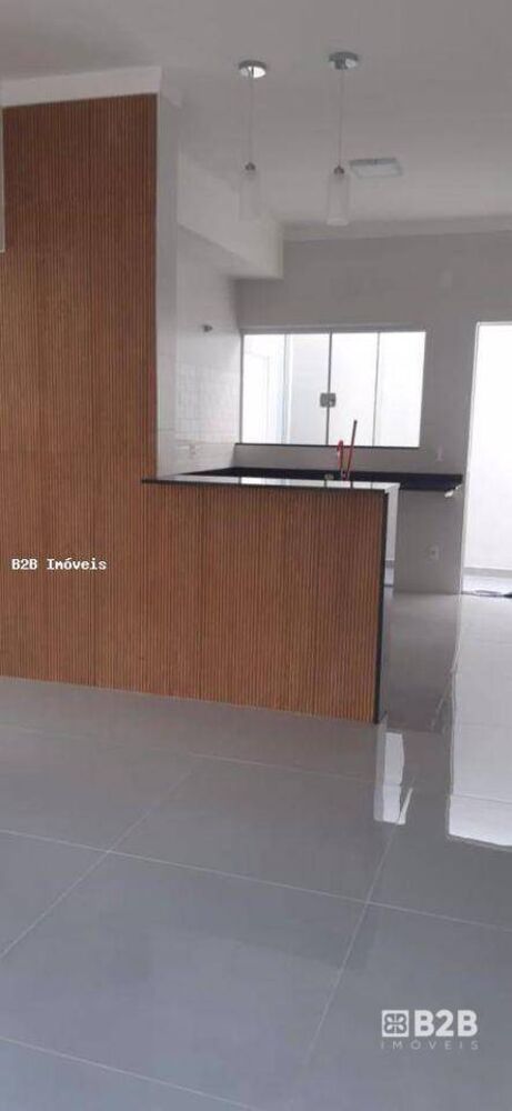 Casa à venda com 3 quartos, 193m² - Foto 2