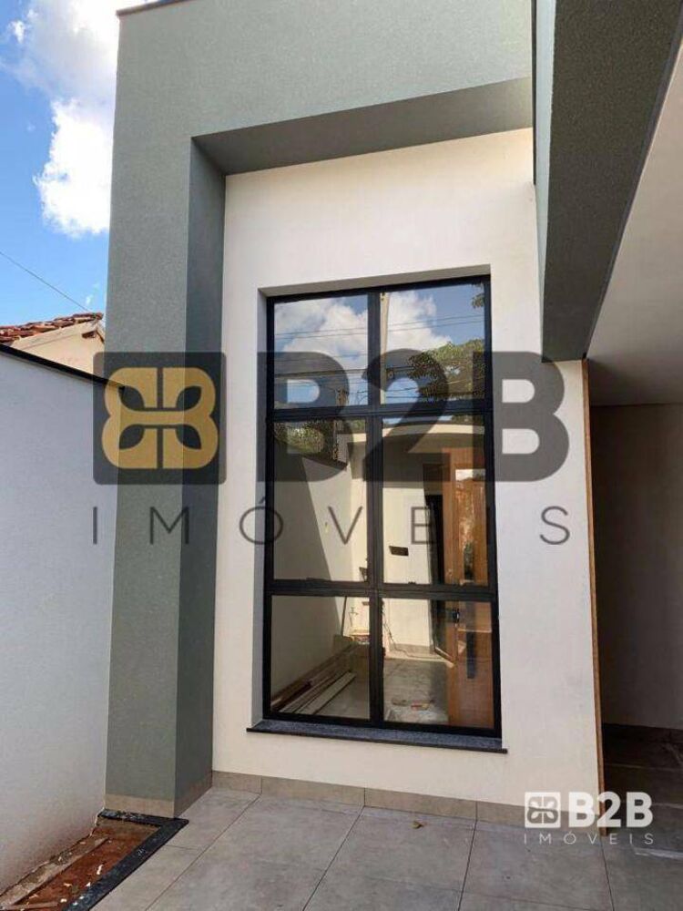 Casa à venda com 3 quartos, 126m² - Foto 1