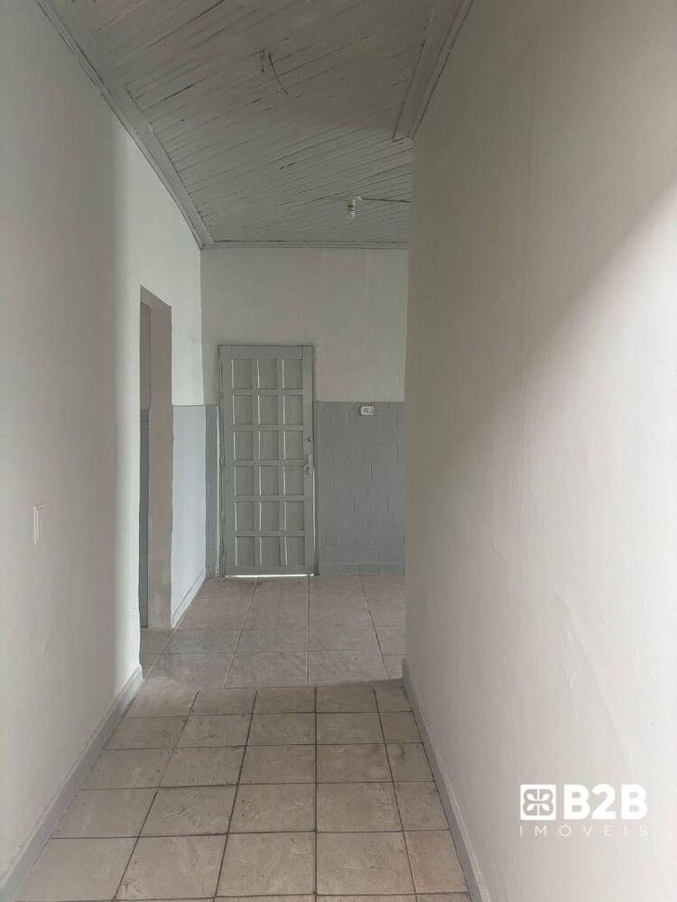 Casa para alugar com 5 quartos, 290m² - Foto 3
