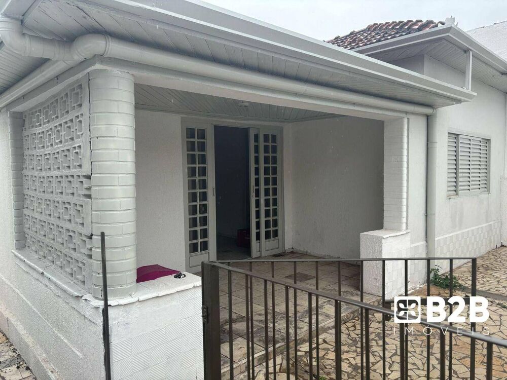 Casa para alugar com 5 quartos, 290m² - Foto 1