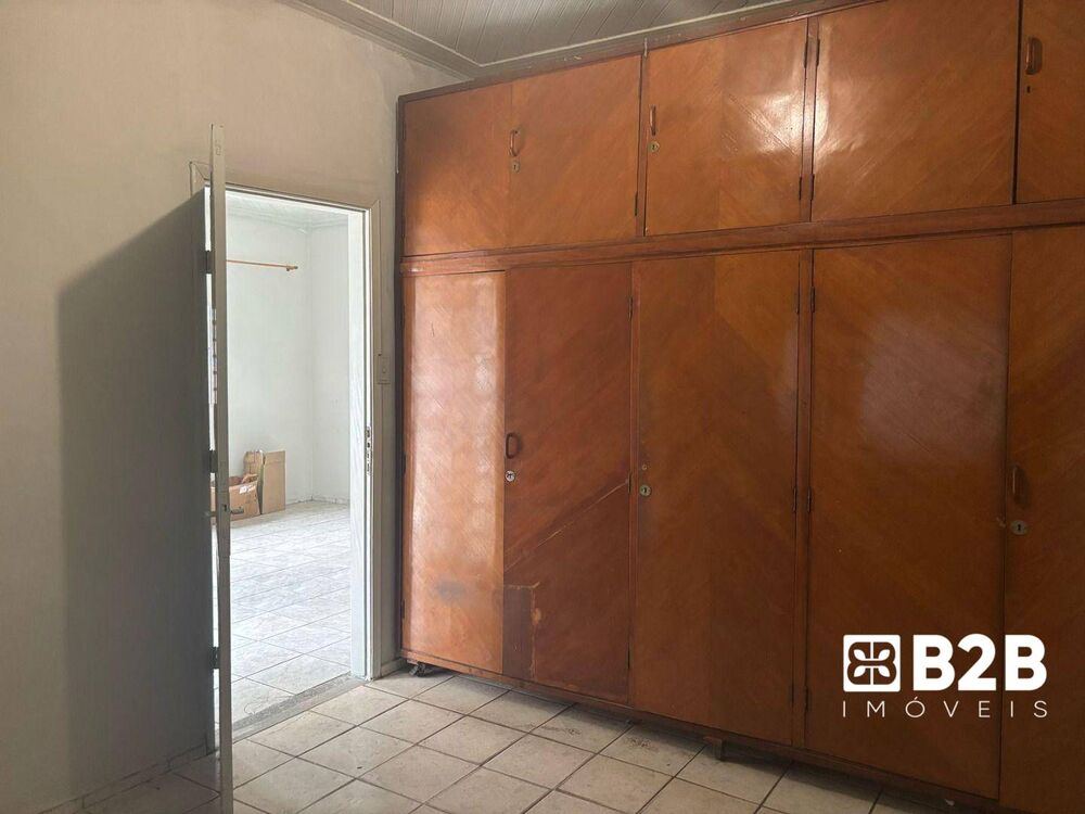 Casa para alugar com 5 quartos, 290m² - Foto 12