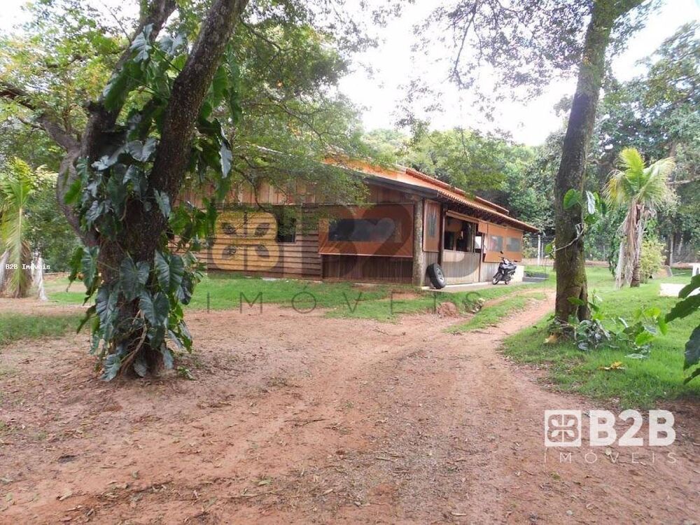 Chácara à venda com 3 quartos, 320m² - Foto 1