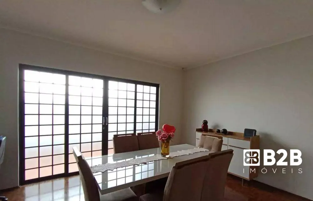 Casa, 3 quartos, 196 m² - Foto 1