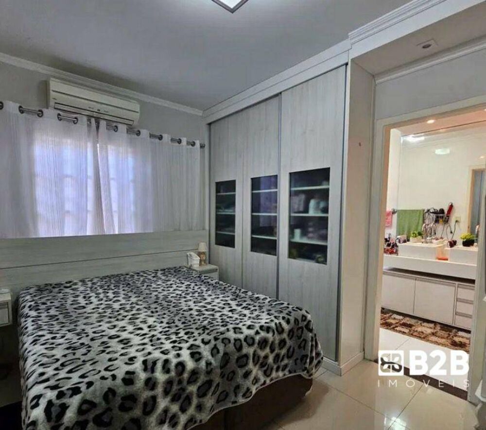 Casa, 3 quartos, 214 m² - Foto 13