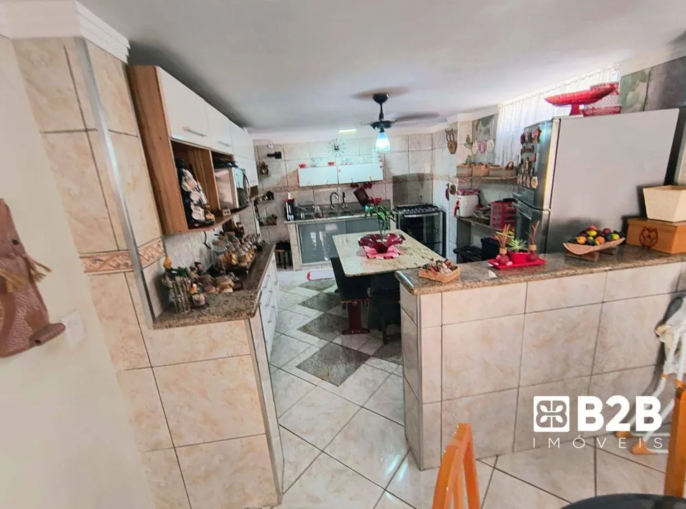 Casa, 3 quartos, 162 m² - Foto 2