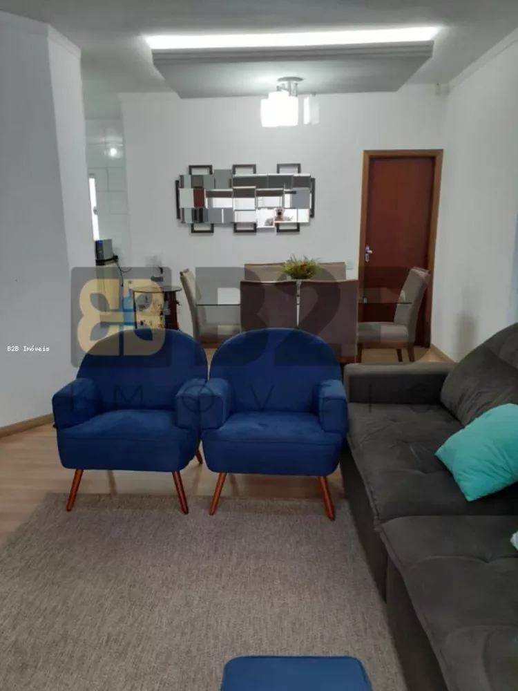 Casa à venda com 3 quartos, 160m² - Foto 1