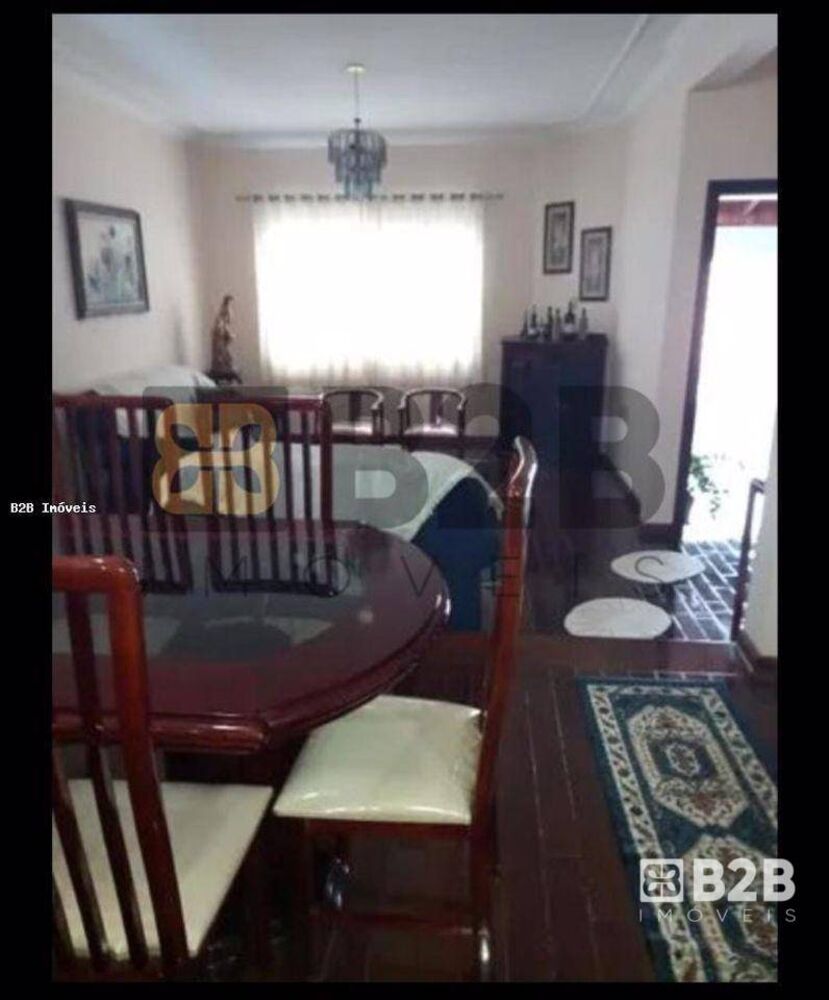 Casa, 3 quartos, 196 m² - Foto 2