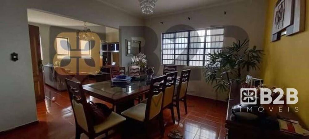 Casa, 3 quartos, 241 m² - Foto 3