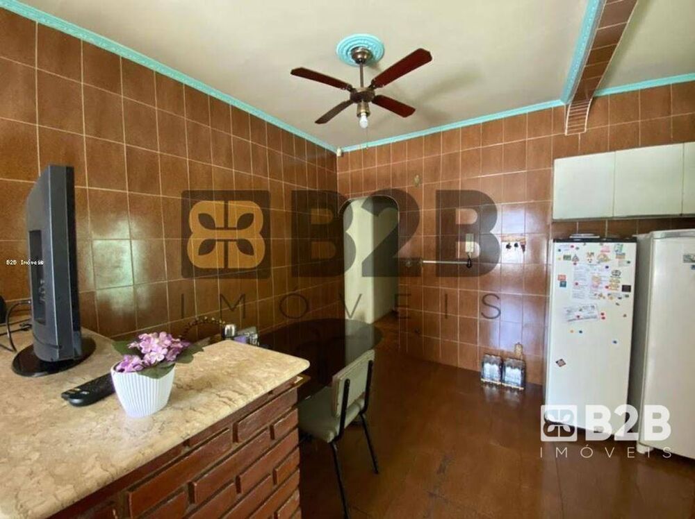 Casa, 3 quartos, 180 m² - Foto 2