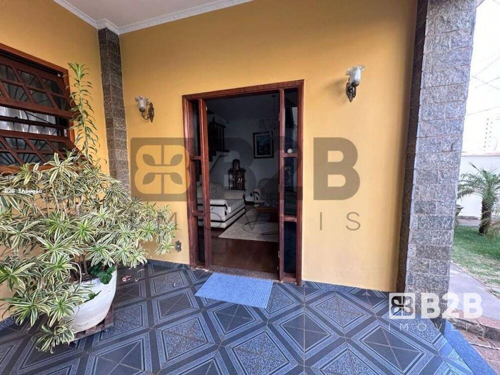 Casa, 3 quartos, 310 m² - Foto 2
