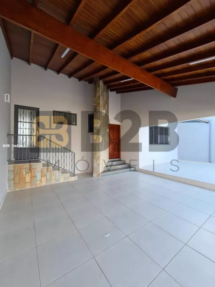 Casa à venda com 3 quartos, 280m² - Foto 2