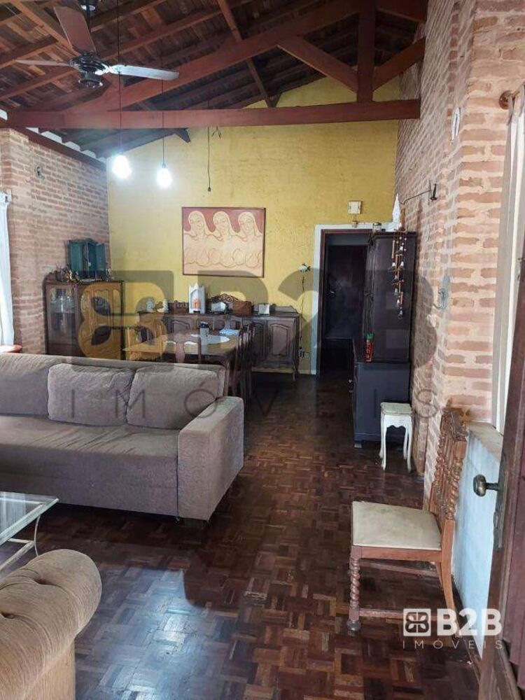 Casa à venda com 5 quartos, 232m² - Foto 3