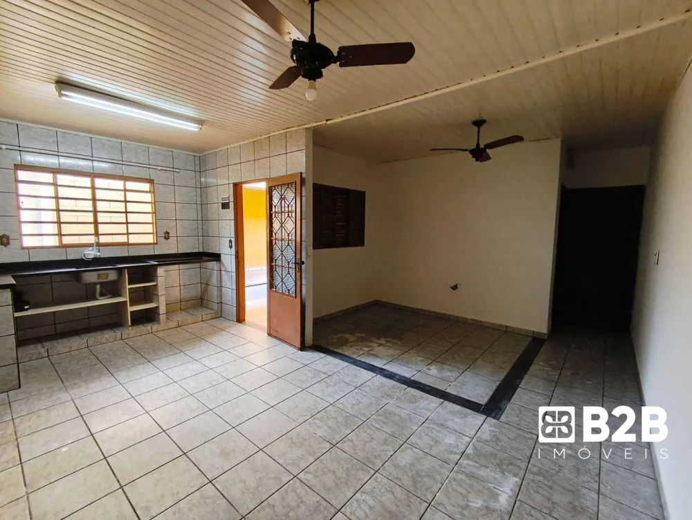 Casa, 3 quartos, 196 m² - Foto 2