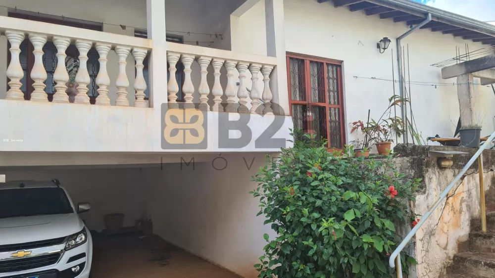 Casa à venda com 3 quartos, 560m² - Foto 2