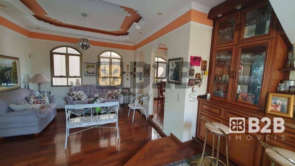 Casa, 4 quartos, 224 m² - Foto 1