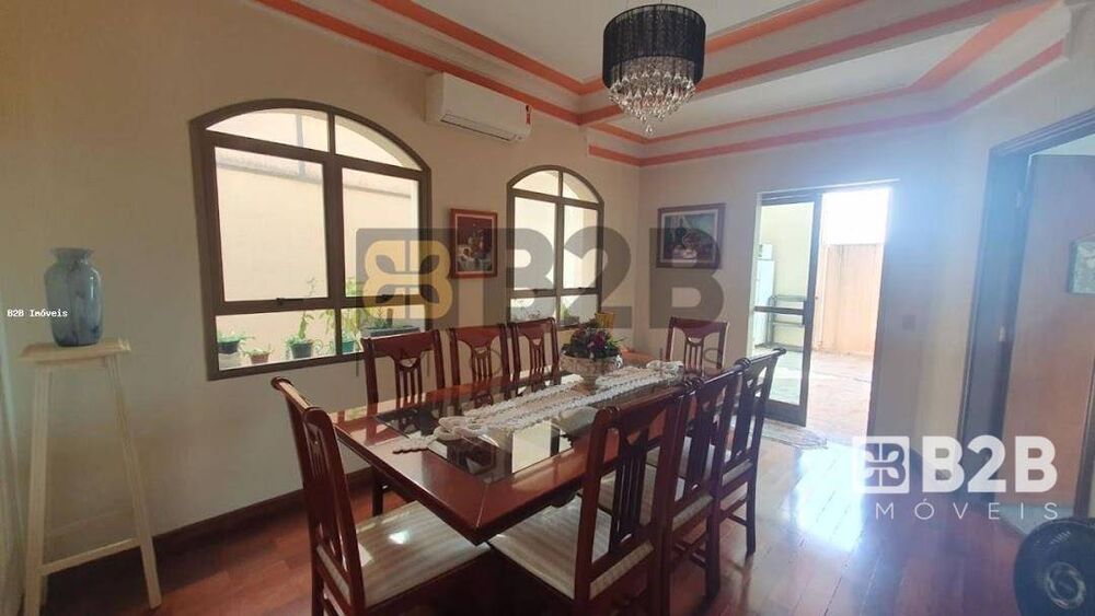 Casa, 4 quartos, 224 m² - Foto 2