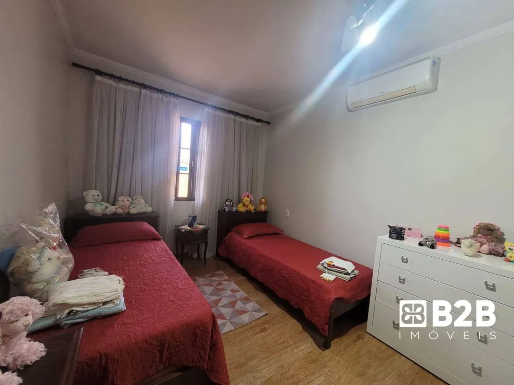 Casa, 3 quartos, 226 m² - Foto 3