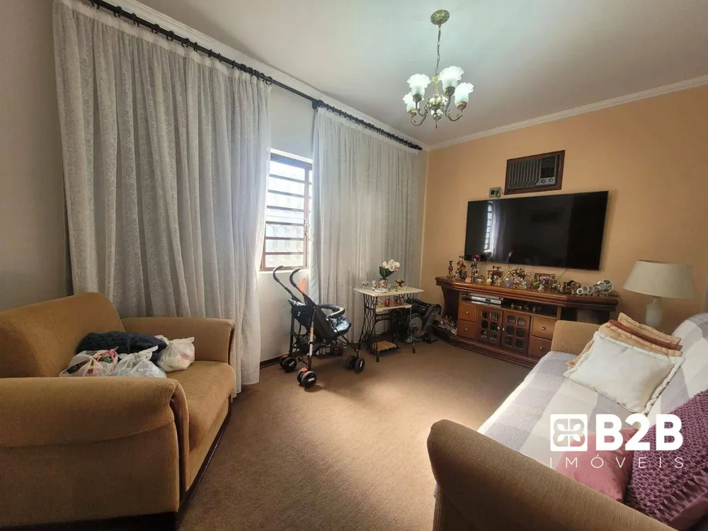 Casa, 3 quartos, 226 m² - Foto 2