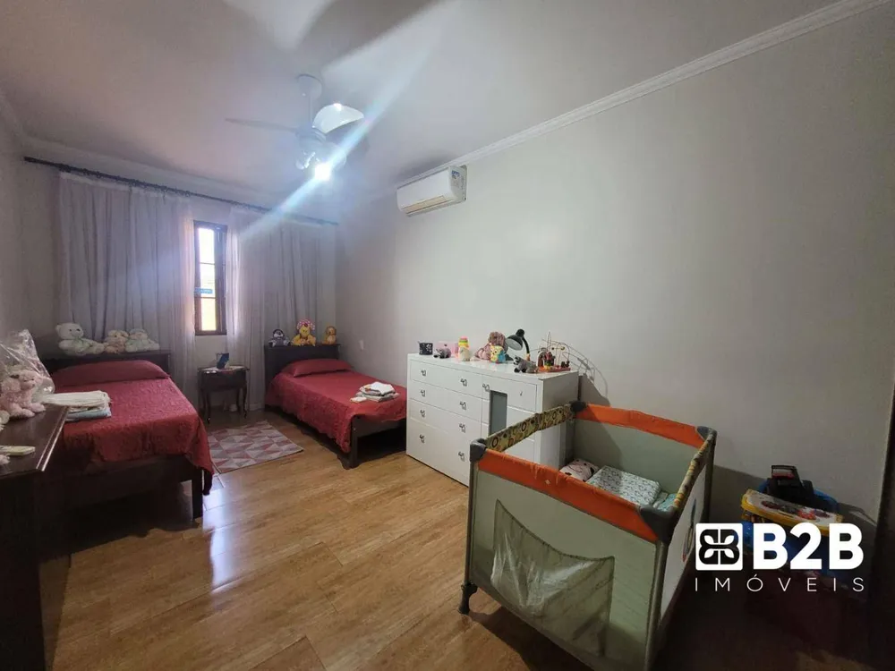 Casa, 3 quartos, 226 m² - Foto 10