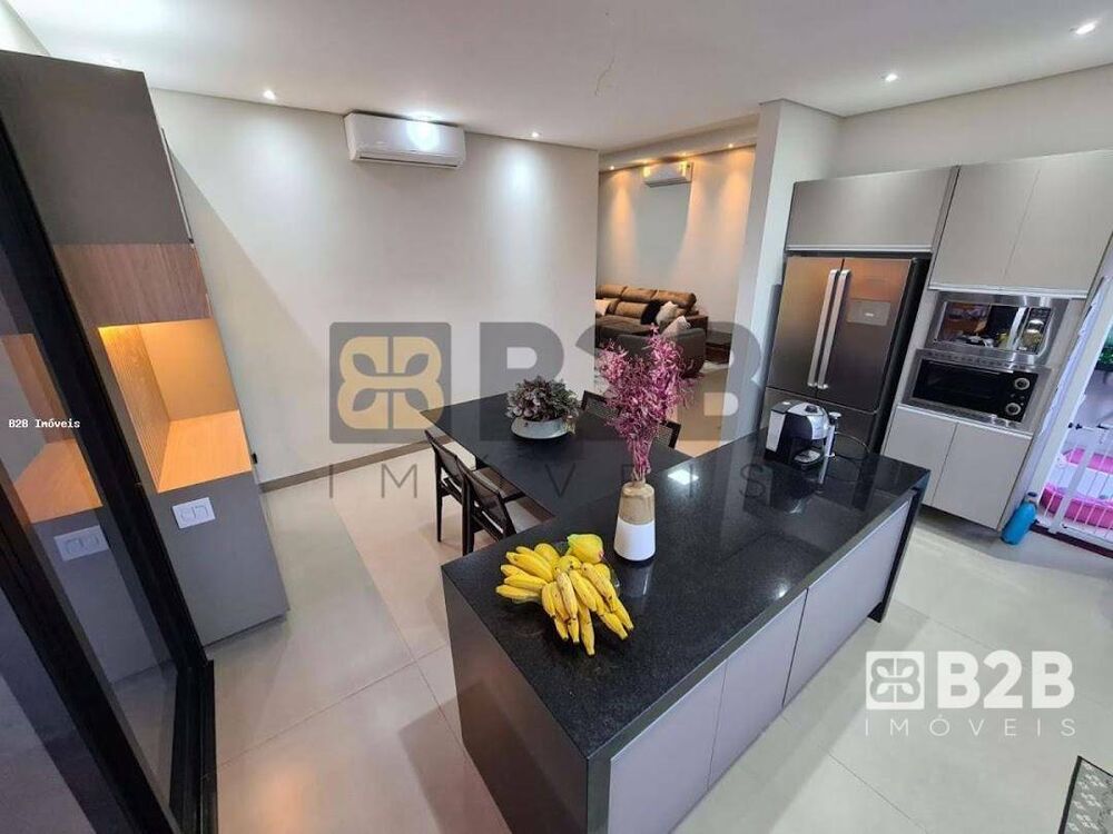 Casa de Condomínio à venda com 3 quartos, 220m² - Foto 4