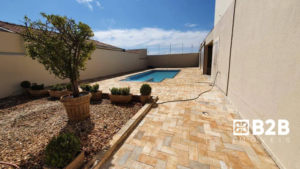 Casa, 4 quartos, 374 m² - Foto 1