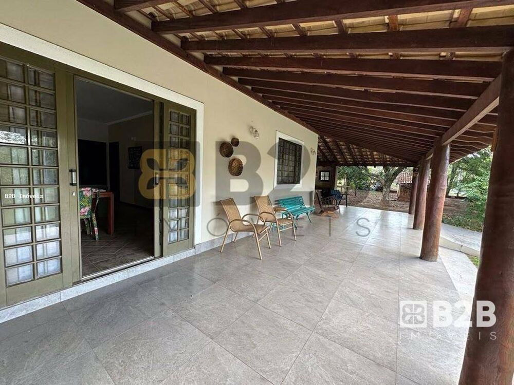 Chácara à venda com 3 quartos, 325m² - Foto 2