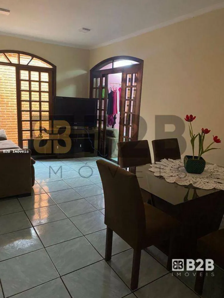 Casa, 4 quartos, 185 m² - Foto 2