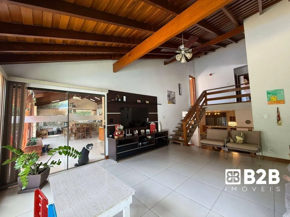 Casa, 4 quartos, 321 m² - Foto 1