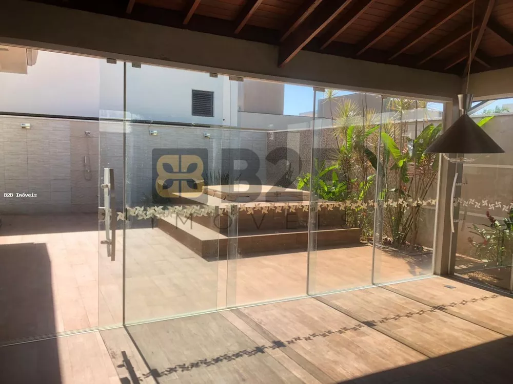 Casa de Condomínio à venda com 3 quartos, 428m² - Foto 1