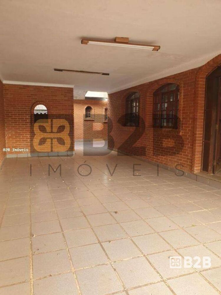 Casa à venda com 4 quartos, 298m² - Foto 2