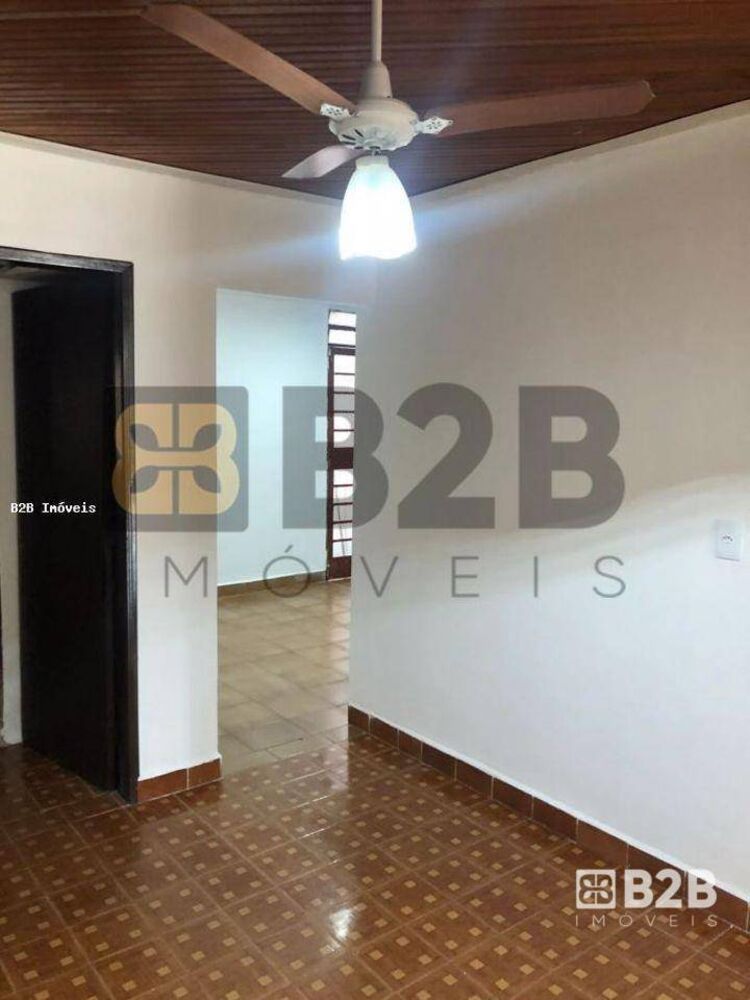 Casa à venda com 3 quartos, 163m² - Foto 1