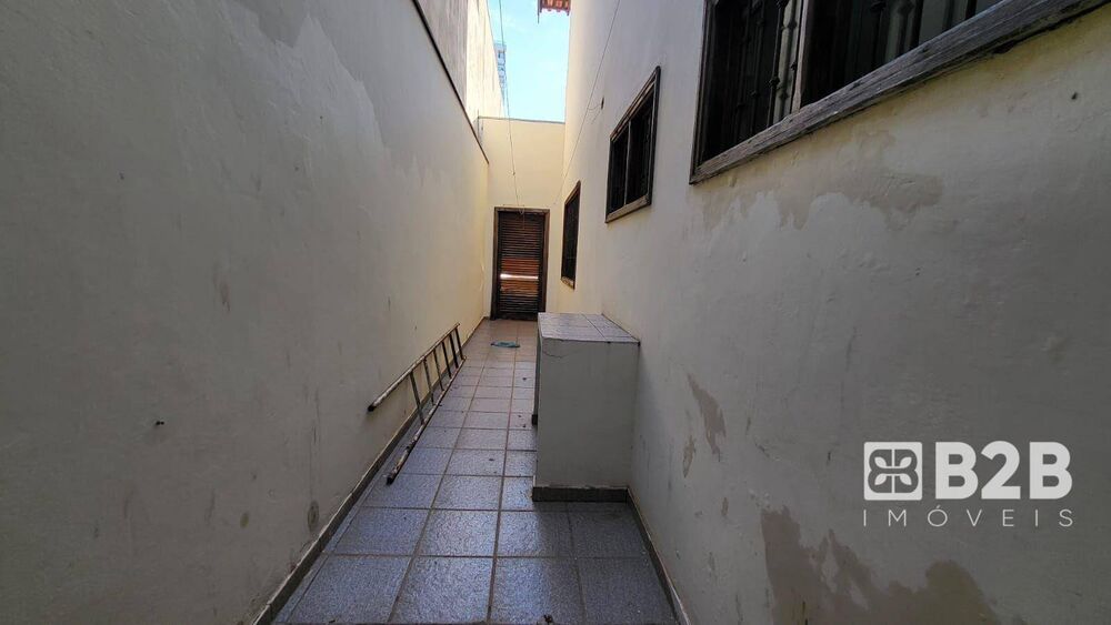 Casa para alugar com 6 quartos, 416m² - Foto 33