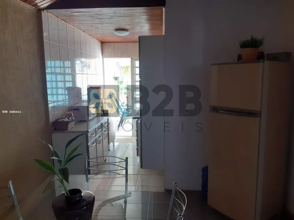 Casa à venda com 2 quartos, 80m² - Foto 7